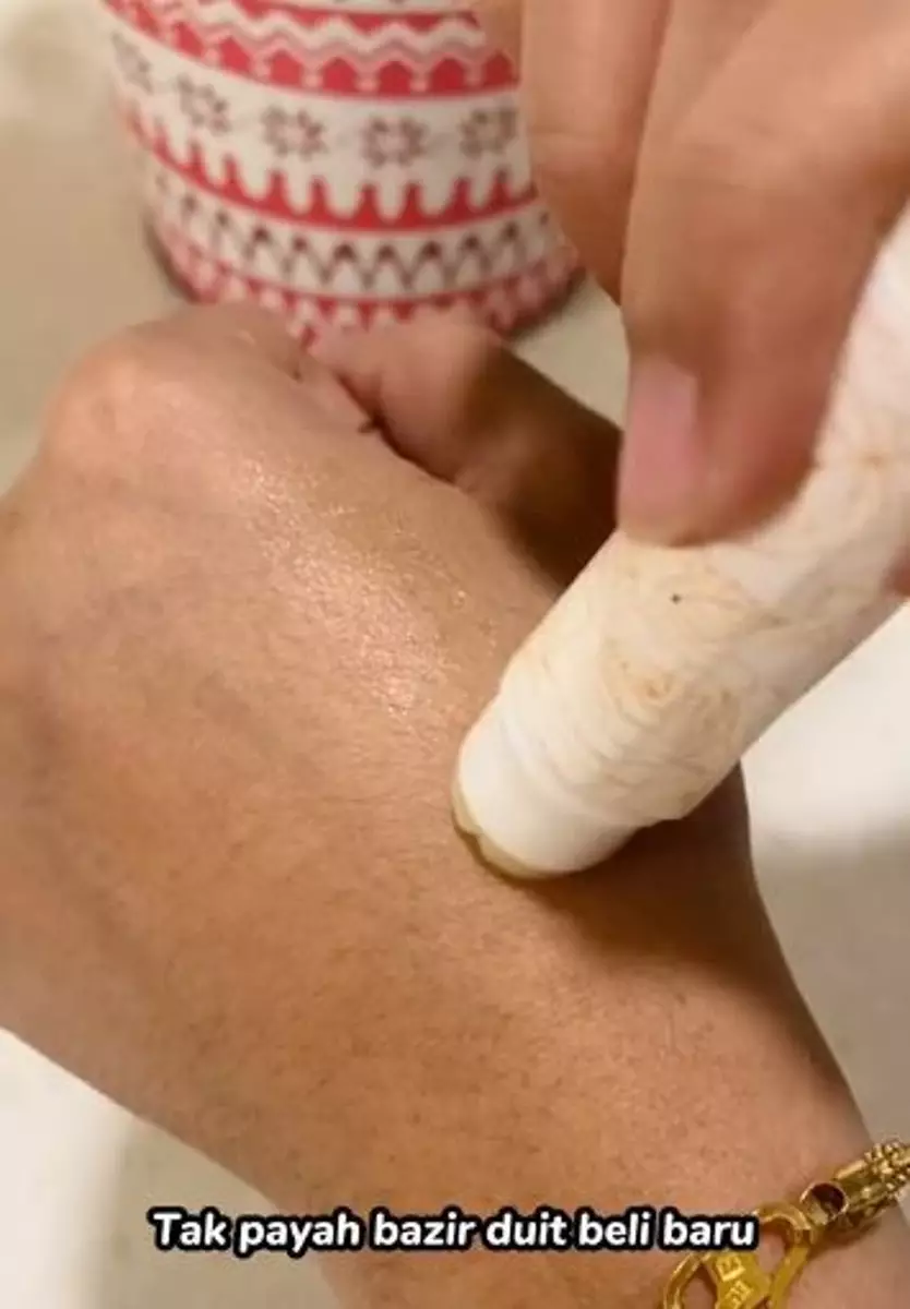 Cara atasi lip balm patah cuma pakai alat pemanas TikTok Cara atasi lip balm patah cuma pakai alat pemanas TikTok