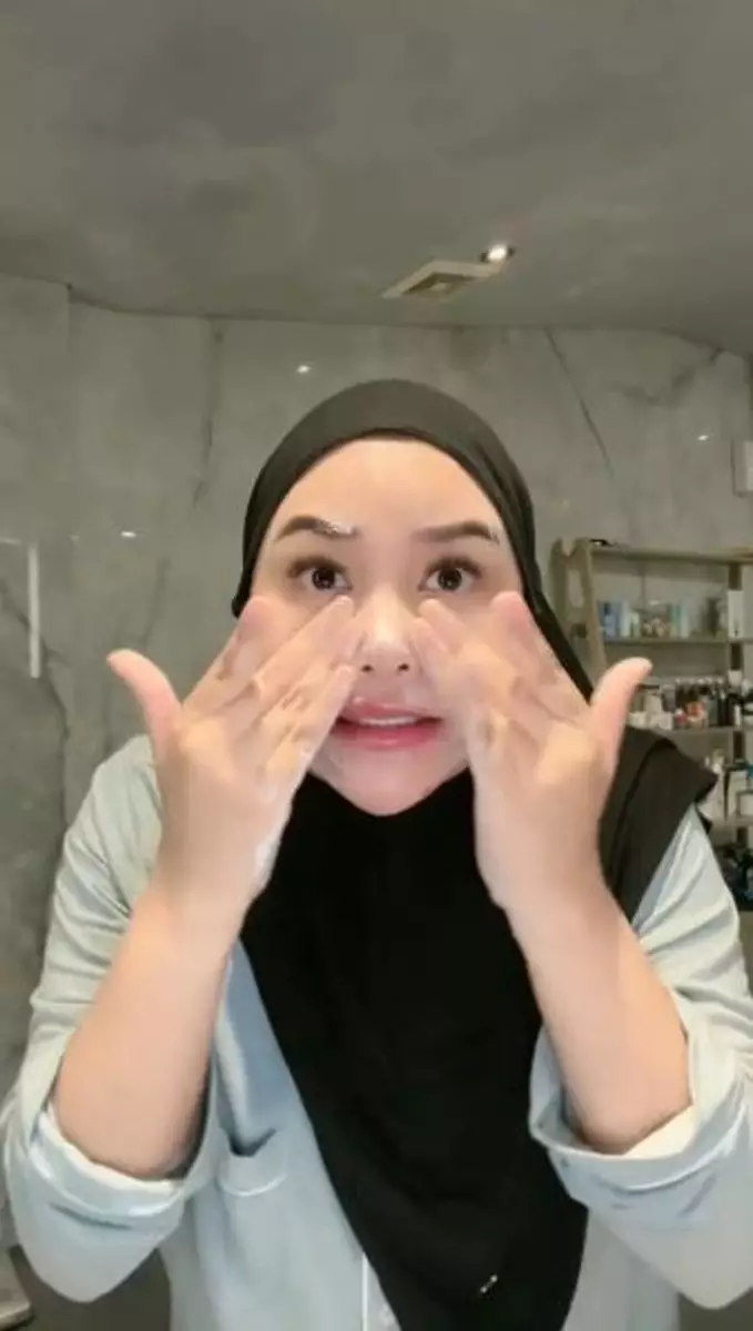 Urutan skincare malam Aurel Hermansyah wajah glowing Berbagai sumber Urutan skincare malam Aurel Hermansyah wajah glowing Berbagai sumber