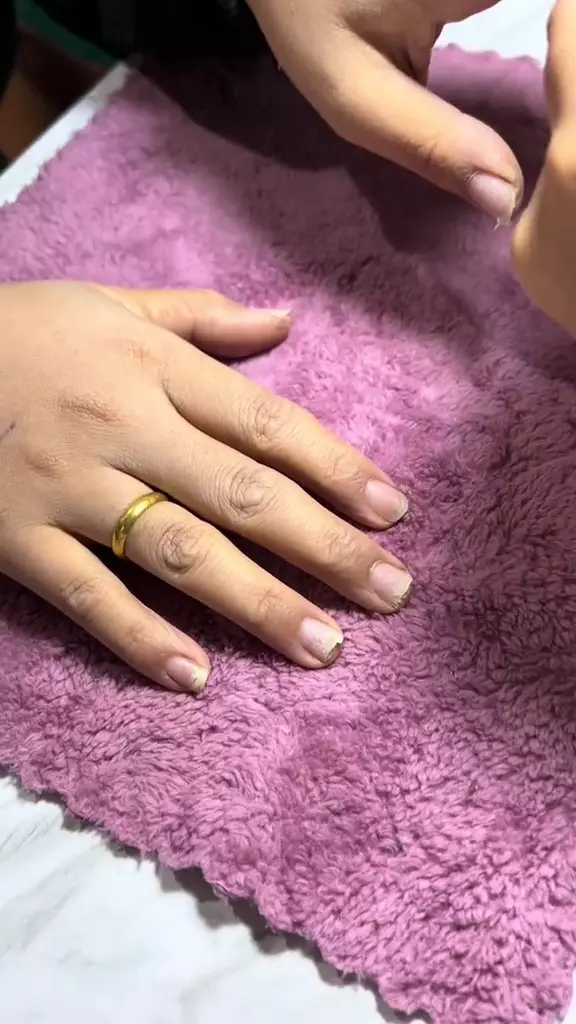 kuku jadi rusak akibat nail extension © 2024 TikTok kuku jadi rusak akibat nail extension © 2024 TikTok