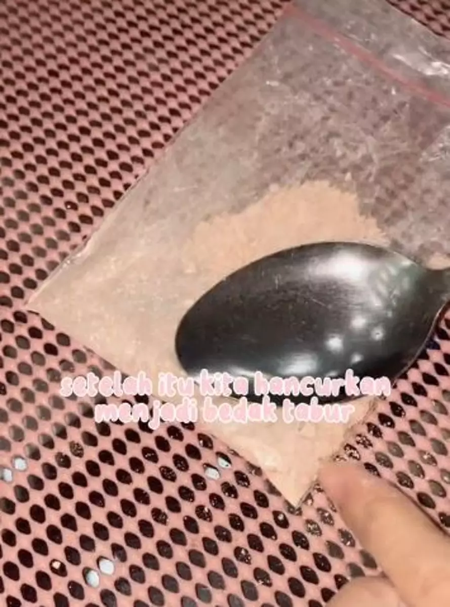 Perbaiki bedak padat pecah cuma perlu 1 alat makan TikTok Perbaiki bedak padat pecah cuma perlu 1 alat makan TikTok