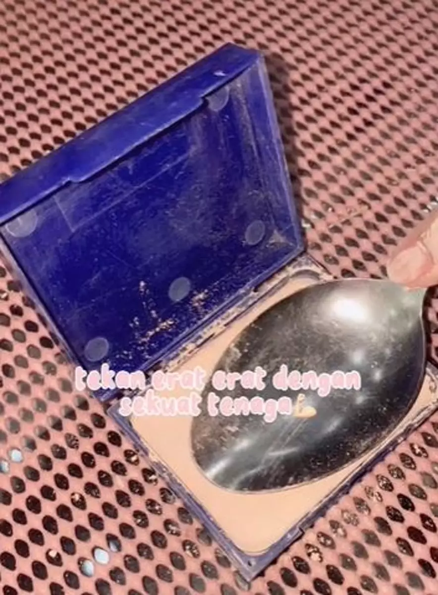 Perbaiki bedak padat pecah cuma perlu 1 alat makan TikTok Perbaiki bedak padat pecah cuma perlu 1 alat makan TikTok