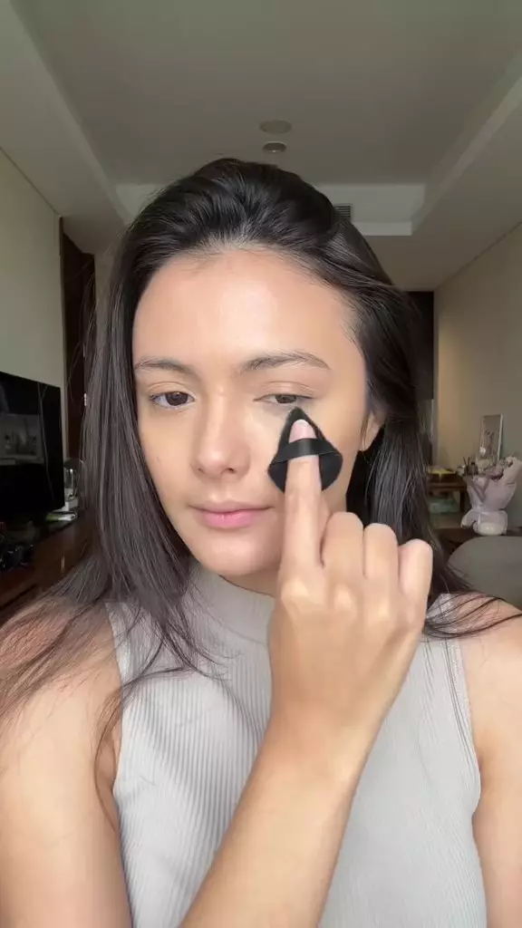 Amanda Rawles makeup  berbagai sumber Amanda Rawles makeup  berbagai sumber