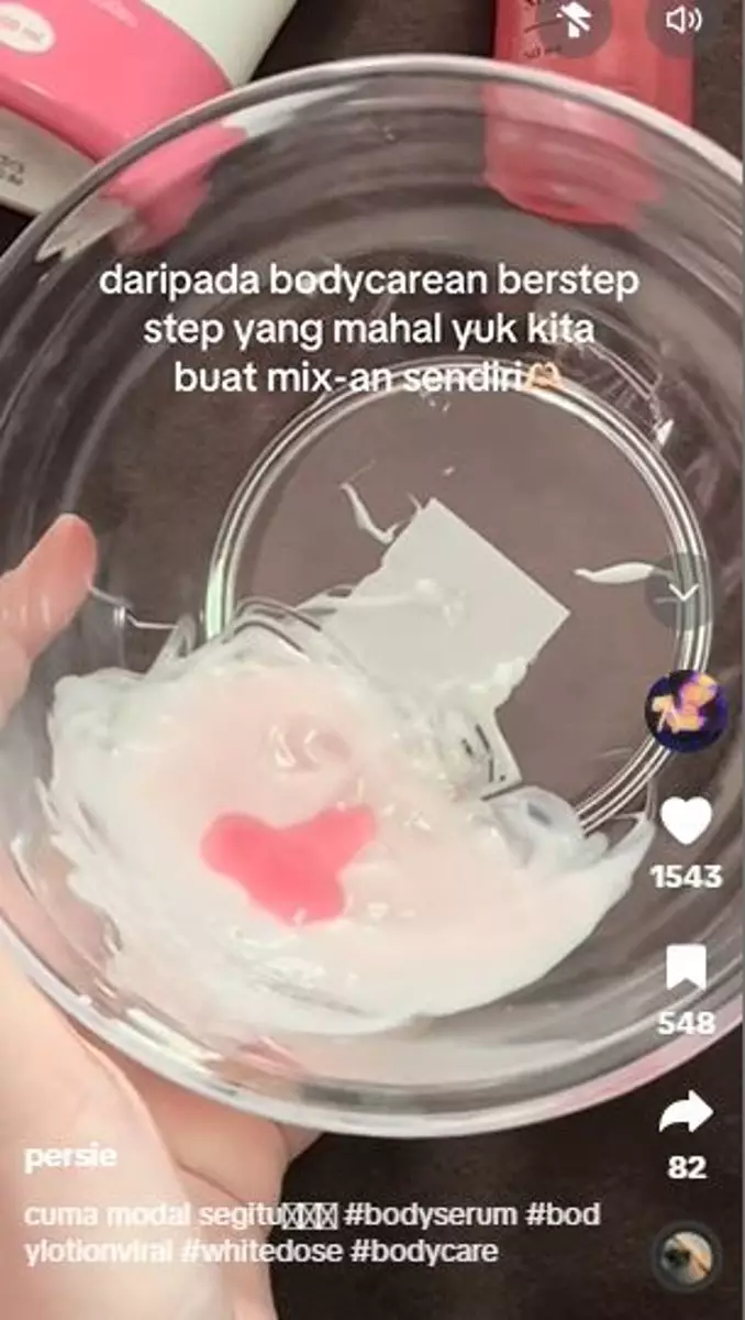 Kombinasi lotion Alpha Arbutin & body serum pemutih atasi kulit kusam TikTok