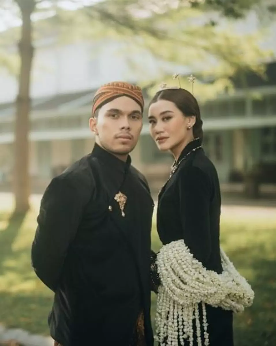 Detail makeup prewedding Aaliyah Massaid cuma andalkan produk lokal Berbagai sumber Detail makeup prewedding Aaliyah Massaid cuma andalkan produk lokal Berbagai sumber