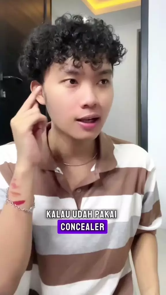 iritasi pada mata usai pakai concealer © 2024 TikTok  iritasi pada mata usai pakai concealer © 2024 TikTok