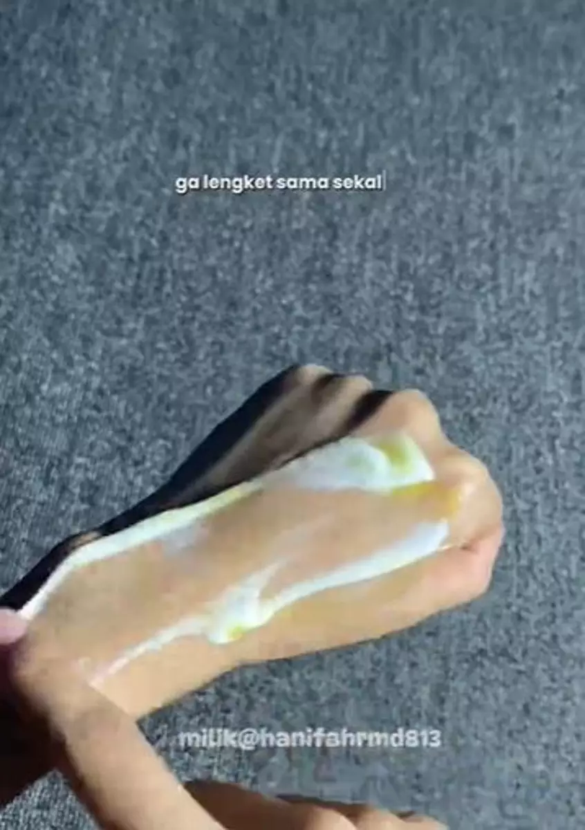 Campuran body lotion Alpha Arbutin dan body serum AHA bikin kulit cerah merata TikTok