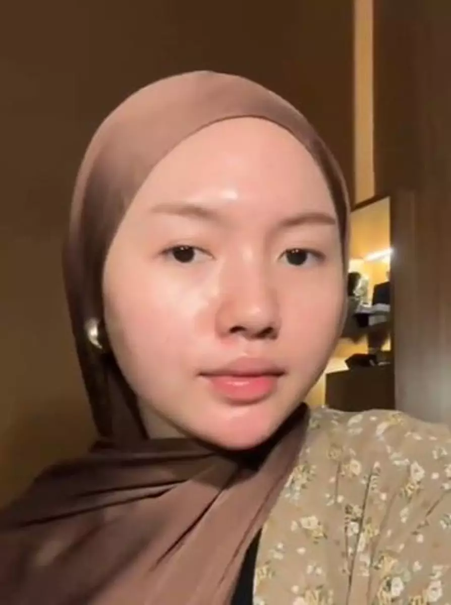Beauty hack semir rambut alis bikin wajah tampak lebih cerah TikTok Beauty hack semir rambut alis bikin wajah tampak lebih cerah TikTok