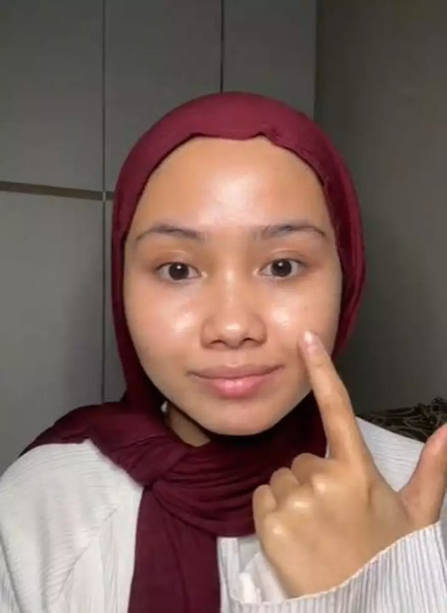 Review Faux Filter Corrector Huda Beauty TikTok Review Faux Filter Corrector Huda Beauty TikTok