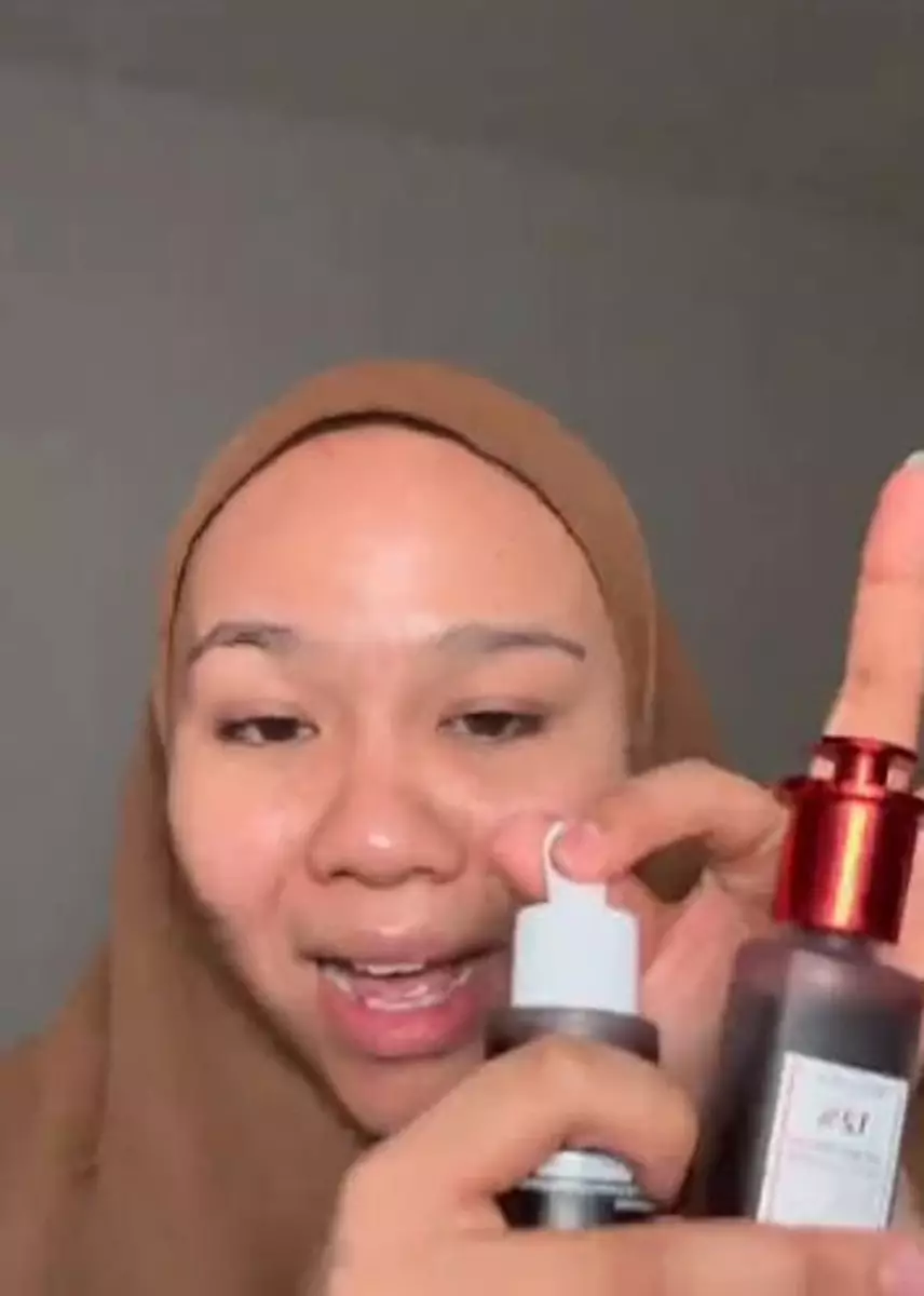 Battle review peeling serum Elformula dan Skintific TikTok Battle review peeling serum Elformula dan Skintific TikTok