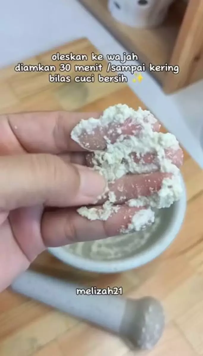 Cuma pakai kemiri dicampur air mawar bikin wajah mulus bebas jerawat Instagram Cuma pakai kemiri dicampur air mawar bikin wajah mulus bebas jerawat Instagram