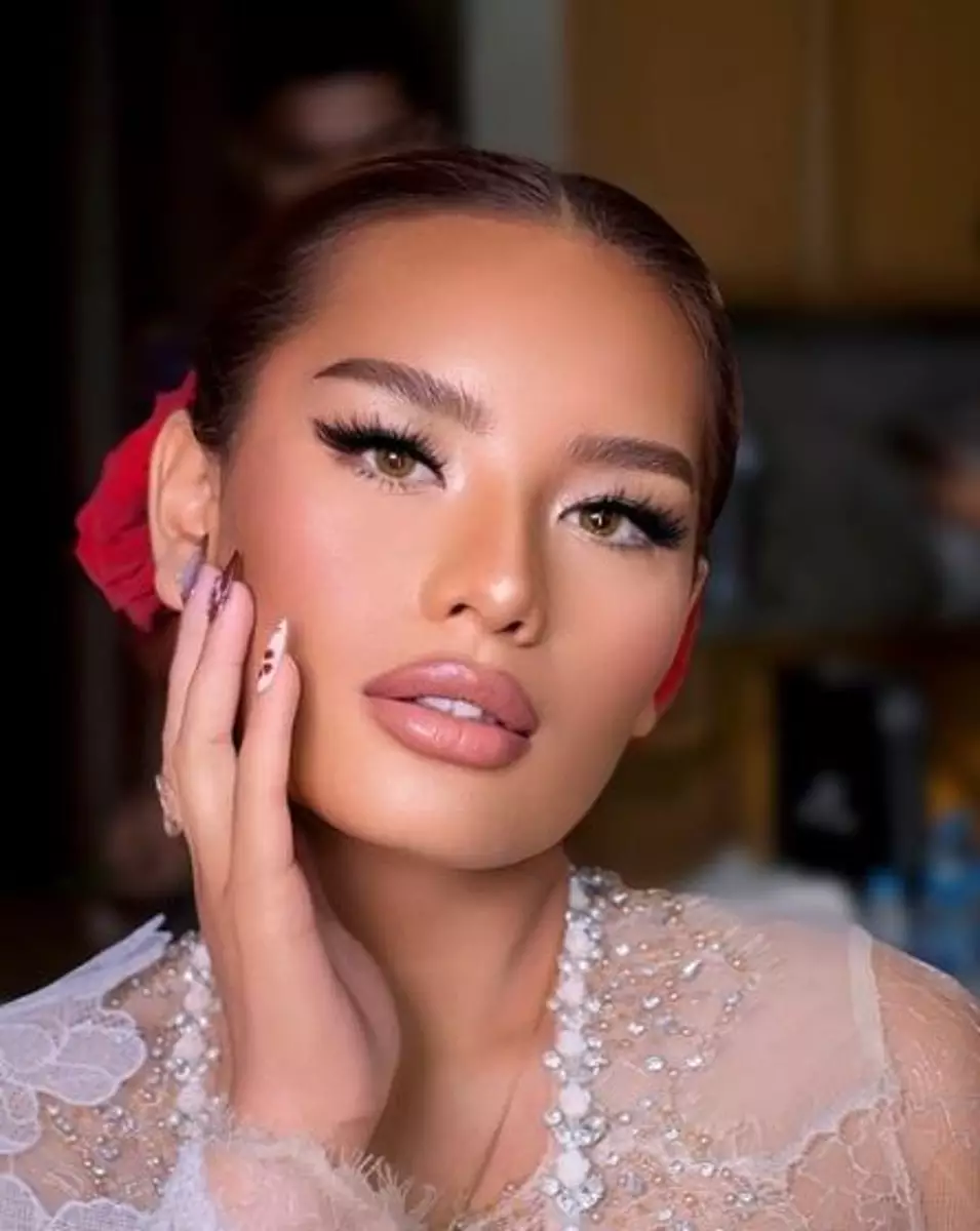 Adu gaya makeup 7 bridesmaid Aaliyah Massaid Berbagai sumber