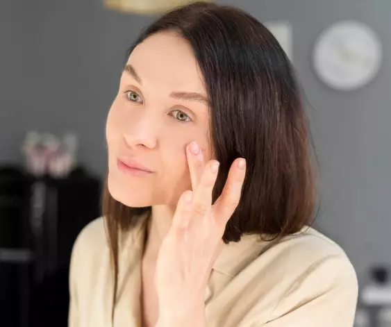 Bahan kandungan skincare untuk wajah kusam freepik.com Bahan kandungan skincare untuk wajah kusam freepik.com
