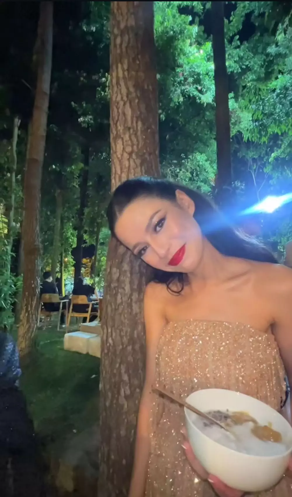 Potret detail makeup glam Susan Sameh  berbagai sumber