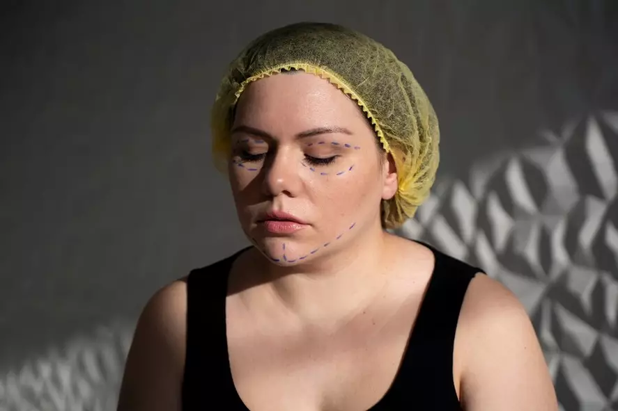 mengenal sedot lemak © 2024 freepik.com