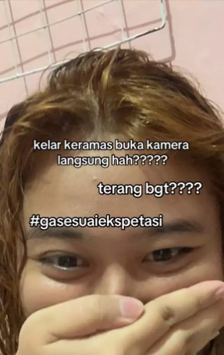 Cewek niat semir rambut sendiri biar lebih gelap tapi berakhir zonk TikTok Cewek niat semir rambut sendiri biar lebih gelap tapi berakhir zonk TikTok