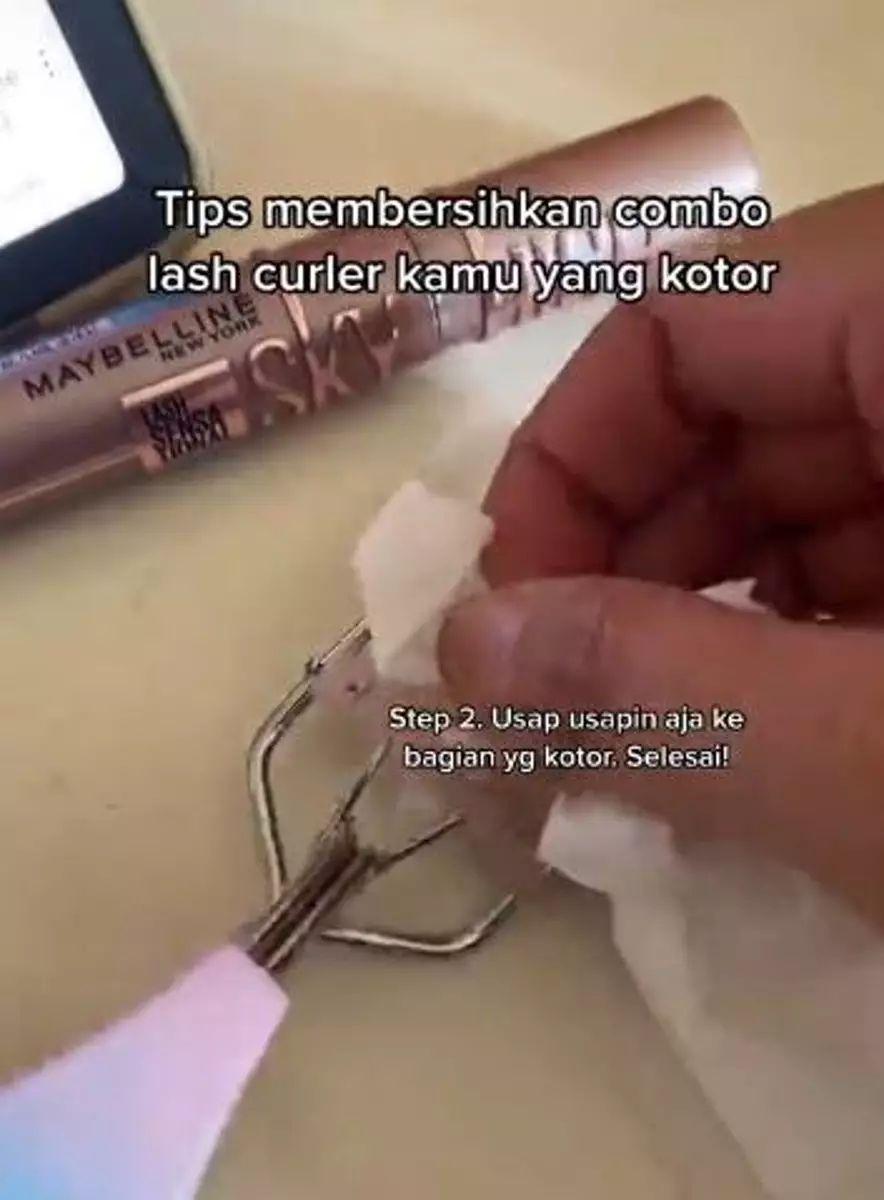 Cara bersihkan penjepit bulu mata cuma pakai 1 jenis minyak TikTok