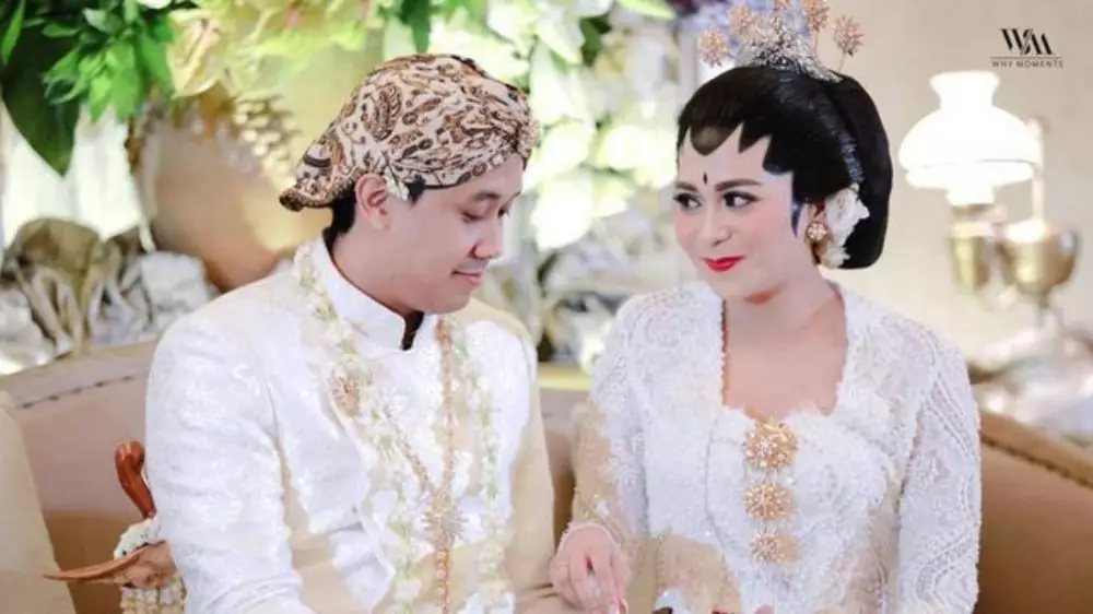 makna riasan pengantin adat Jawa berbagai sumber makna riasan pengantin adat Jawa berbagai sumber