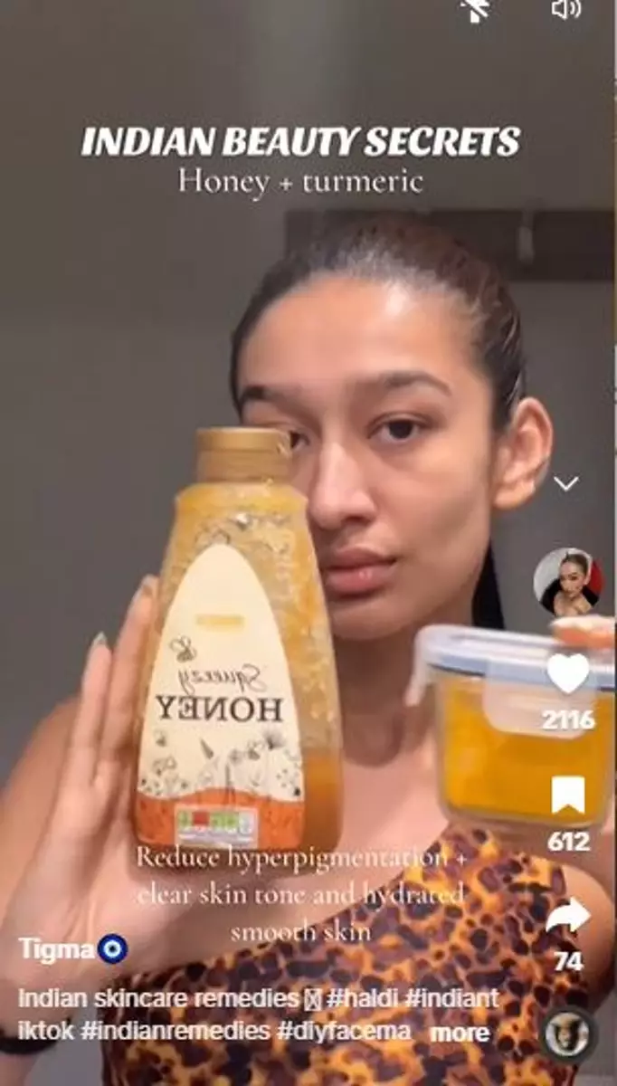 Campuran kunyit dan bahan pemanis bisa pudarkan flek hitam di wajah Berbagai sumber