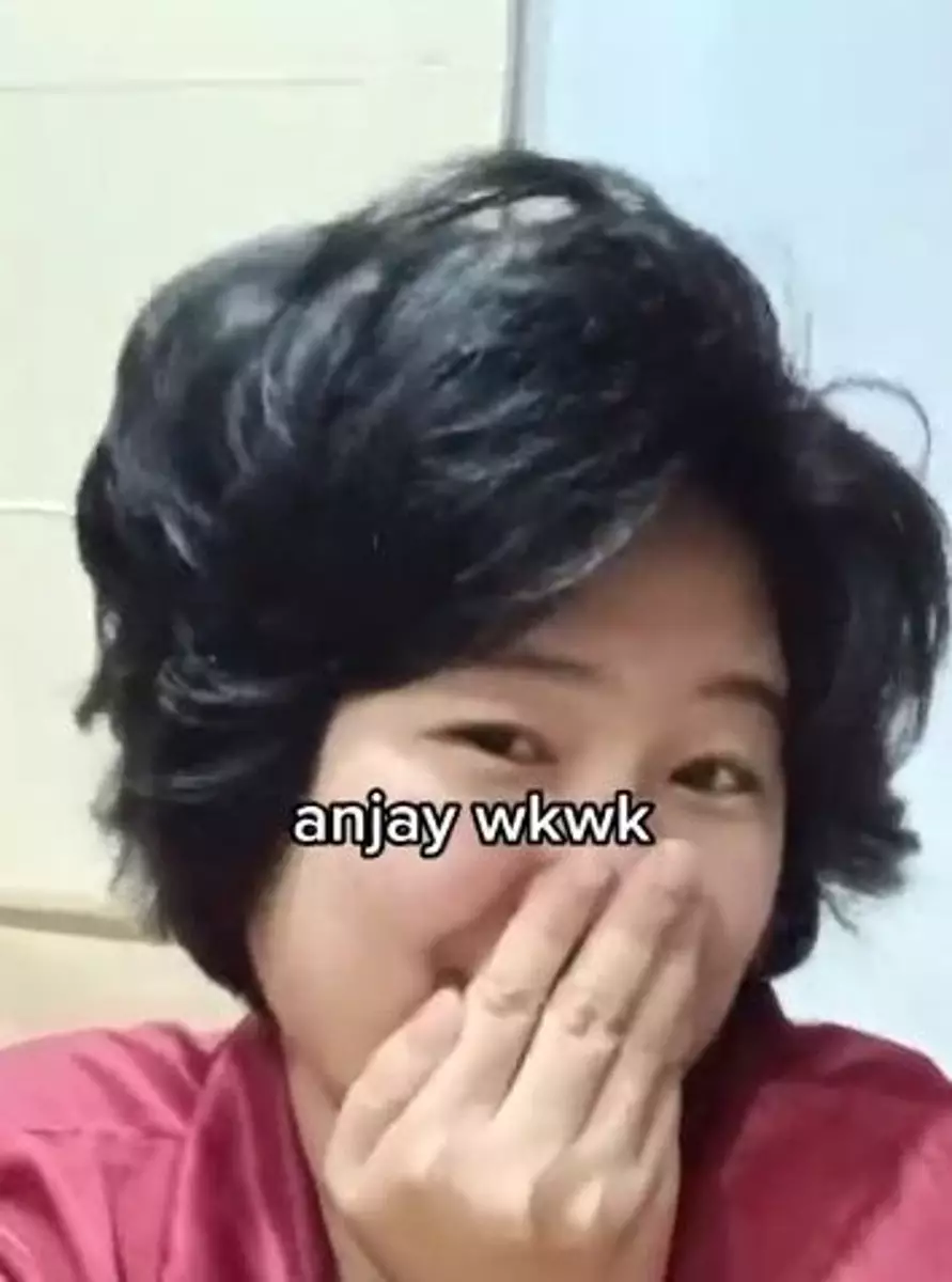 Cewek potong rambut ala pixie cut malah mirip emak-emak Korut TikTok Cewek potong rambut ala pixie cut malah mirip emak-emak Korut TikTok