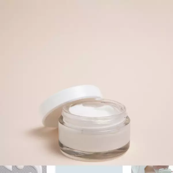 skincare malam dengan retinol © 2024 freepik.com