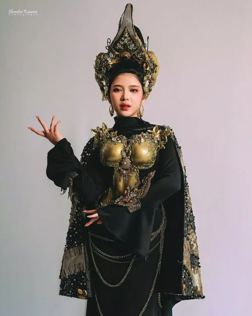 Adu gaya makeup 7 seleb di acara Jember Fashion Week 2024 Berbagai sumber Adu gaya makeup 7 seleb di acara Jember Fashion Week 2024 Berbagai sumber