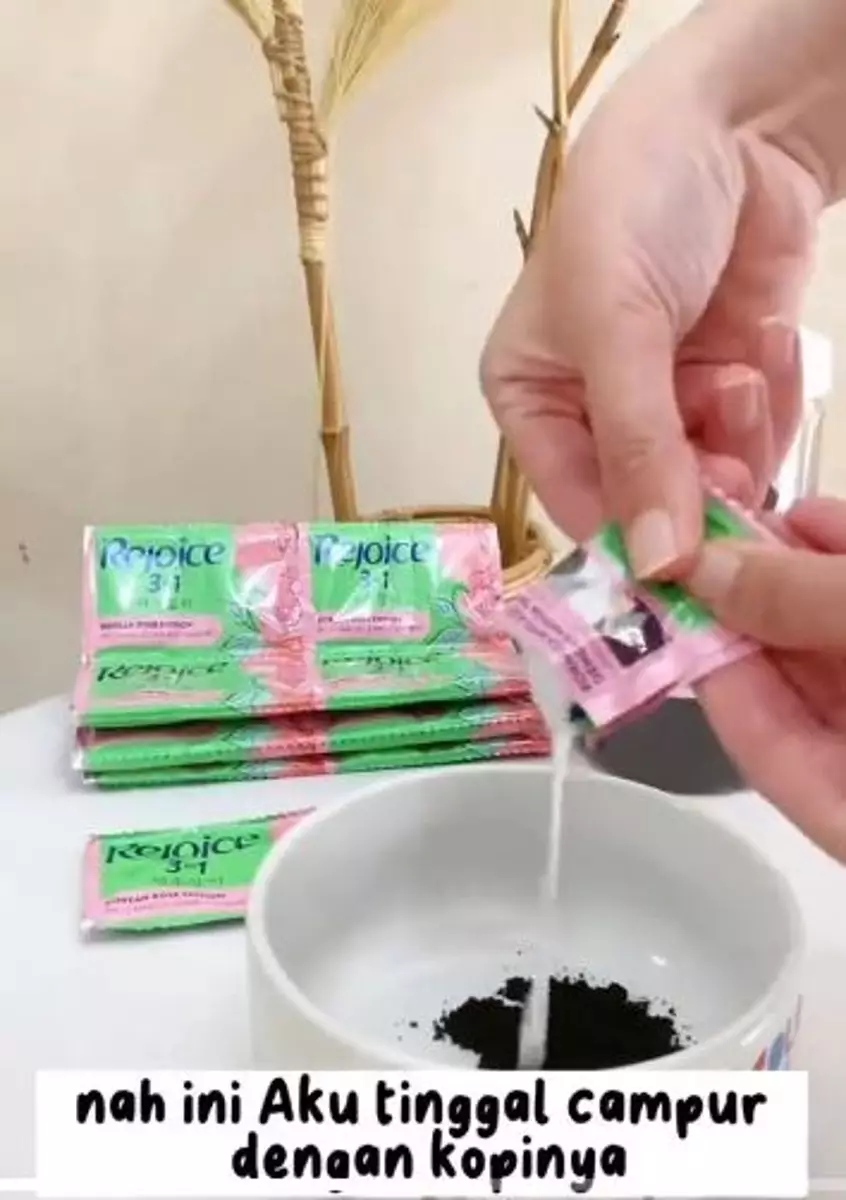 Kombinasi sampo dicampur bubuk minuman bisa atasi rambut kasar Berbagai sumber