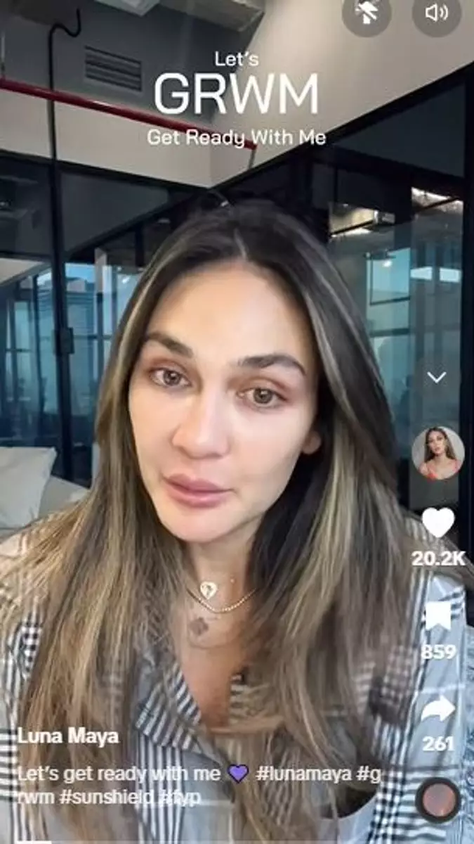 Tutorial makeup Luna Maya yang simpel Berbagai sumber