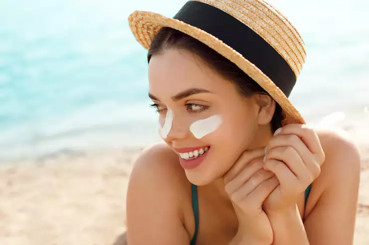 sunscreen dulu atau skincare dulu © 2024 freepik.com sunscreen dulu atau skincare dulu © 2024 freepik.com