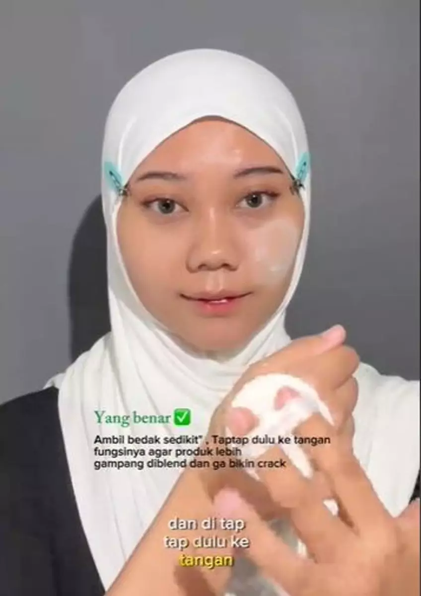 Trik gunakan bedak tabur agar riasan tetap stay sepanjang hari TikTok Trik gunakan bedak tabur agar riasan tetap stay sepanjang hari TikTok