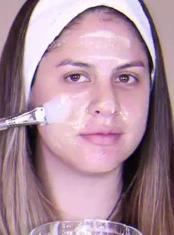 Bersihkan pori-pori wajah agar terbebas komedo TikTok Bersihkan pori-pori wajah agar terbebas komedo TikTok