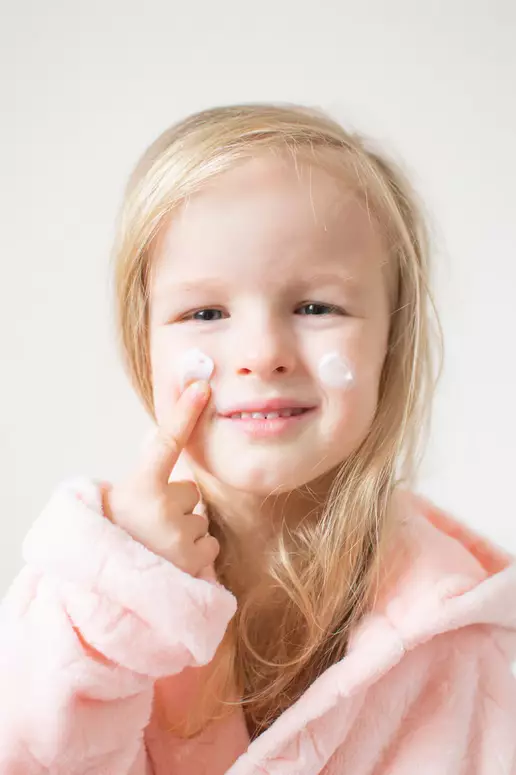 umur berapa boleh pakai skincare © 2024 freepik.com