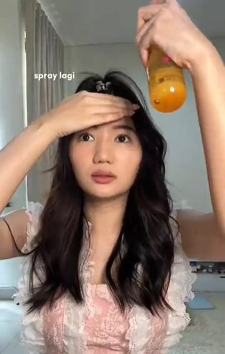 Trik bikin rambut tipis tampak bervolume ala idol K-Pop TikTok Trik bikin rambut tipis tampak bervolume ala idol K-Pop TikTok