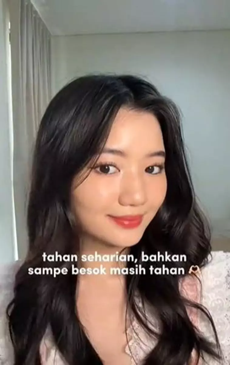 Trik bikin rambut tipis tampak bervolume ala idol K-Pop TikTok Trik bikin rambut tipis tampak bervolume ala idol K-Pop TikTok