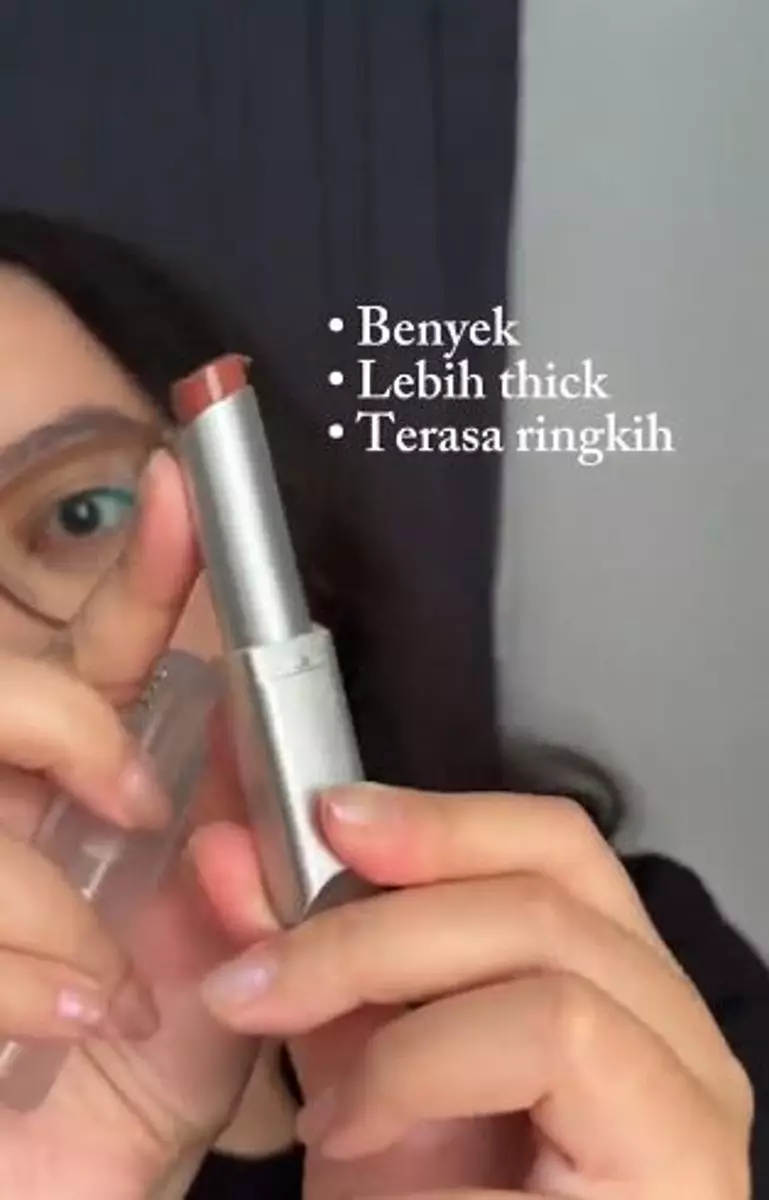 Battle review glossy lipstik BLP Beauty dan Mad For Makeup TikTok
