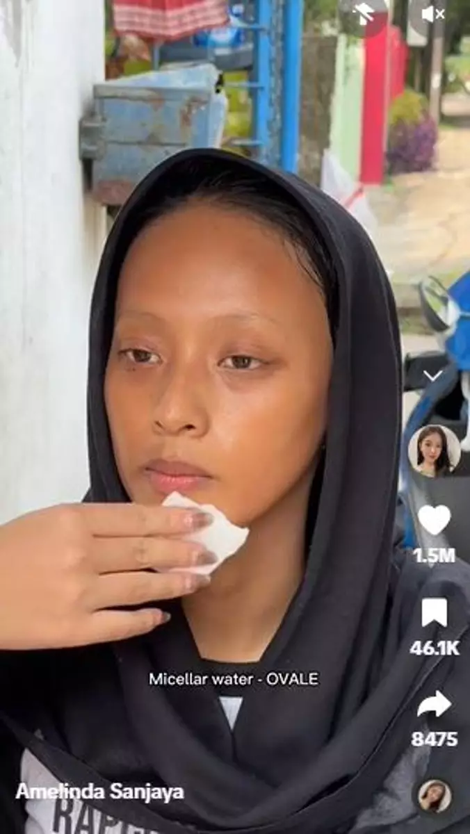 Transformasi penjual es dirias natural makeup hasilnya mirip Erika Carlina TikTok