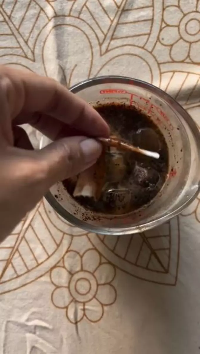 Trik atasi puffy eyes cuma pakai seduhan bubuk minuman Instagram Trik atasi puffy eyes cuma pakai seduhan bubuk minuman Instagram