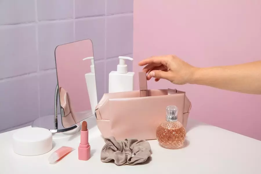 skincare yang tidak boleh terkena sinar matahari © 2024 freepik.com