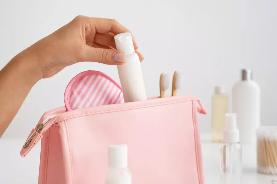 skincare yang tidak boleh terkena sinar matahari © 2024 freepik.com