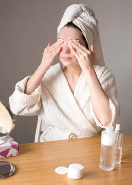 skincare eksfoliasi © 2024 freepik.com skincare eksfoliasi © 2024 freepik.com