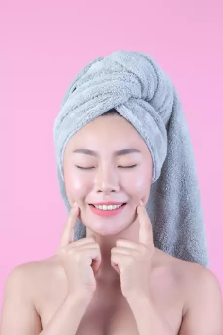 skincare eksfoliasi © 2024 freepik.com skincare eksfoliasi © 2024 freepik.com