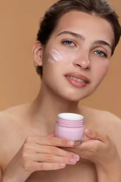 skincare eksfoliasi © 2024 freepik.com skincare eksfoliasi © 2024 freepik.com