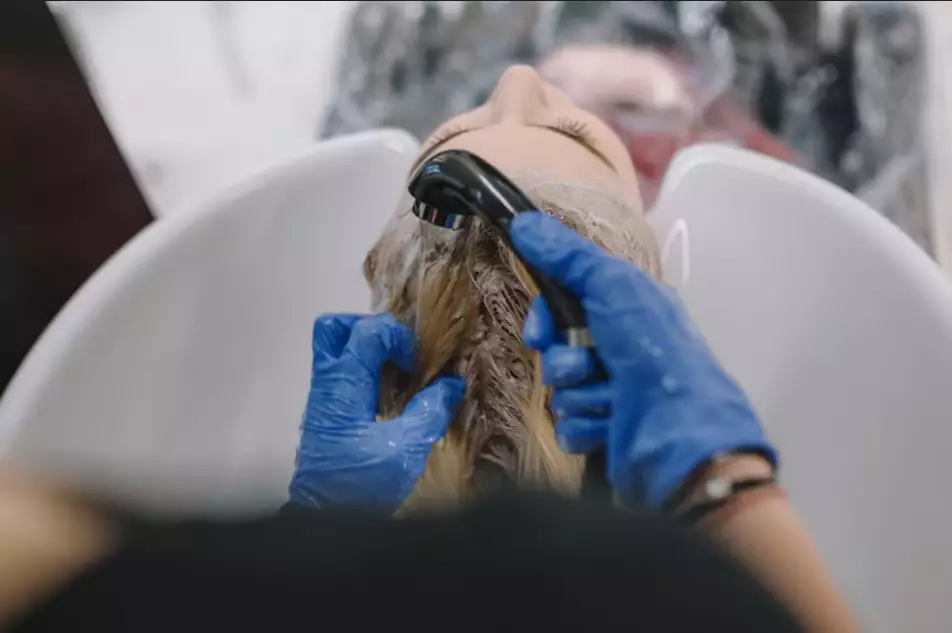 pewarna rambut © 2024 freepik.com