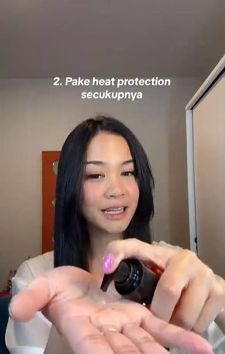 Trik catok rambut agar hasilnya awet seharian tanpa hair spray TikTok Trik catok rambut agar hasilnya awet seharian tanpa hair spray TikTok