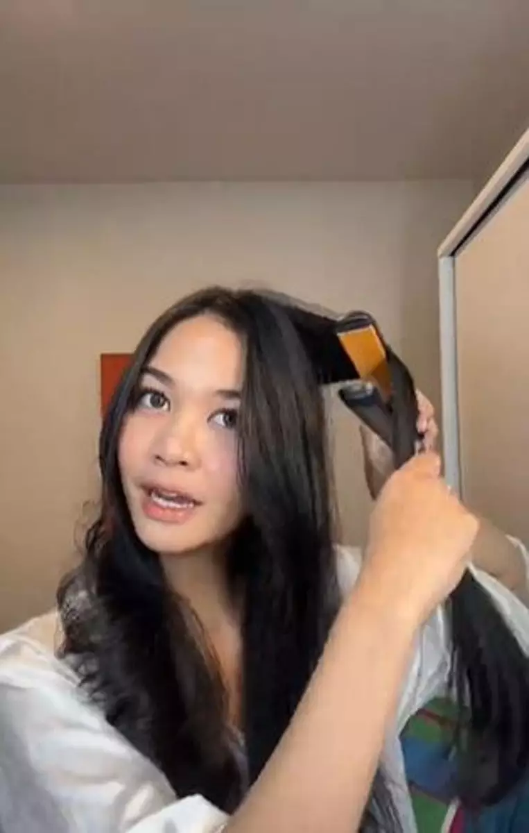 Trik catok rambut agar hasilnya awet seharian tanpa hair spray TikTok Trik catok rambut agar hasilnya awet seharian tanpa hair spray TikTok