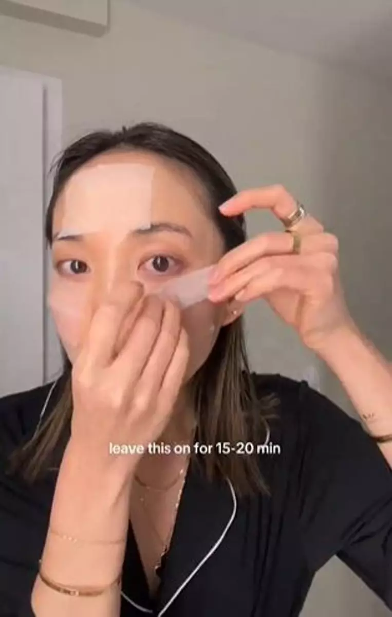 Kombinasi 3 skincare ini bisa atasi kantung mata hitam dan kerutan Berbagai sumber