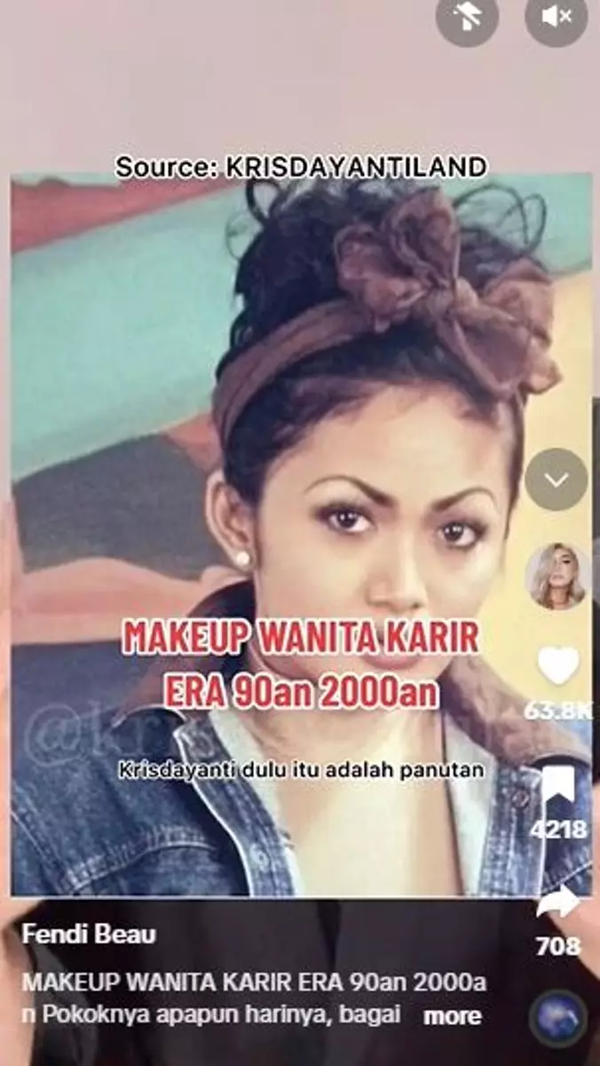 Cowok ini bagikan tutorial makeup ala wanita karier era 90-an TikTok Cowok ini bagikan tutorial makeup ala wanita karier era 90-an TikTok
