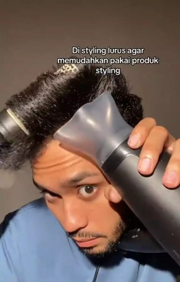 Cowok bagikan trik atasi rambut megar dan keriting pakai 2 langkah TikTok