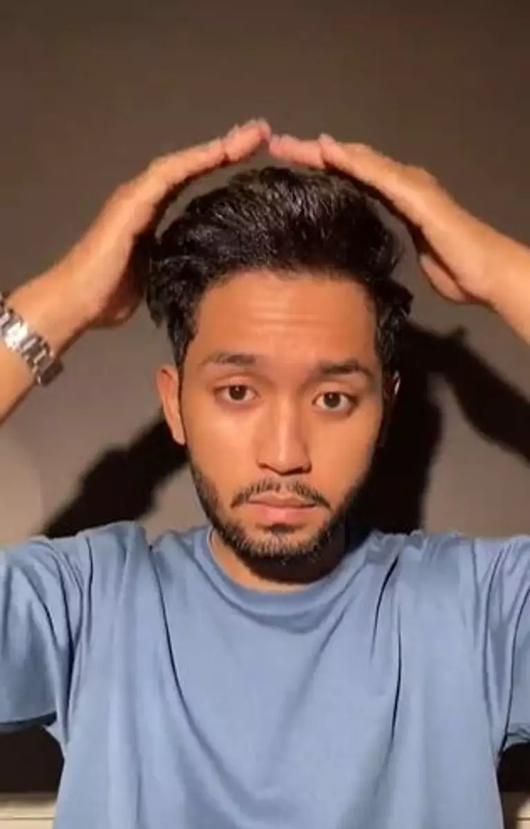Cowok bagikan trik atasi rambut megar dan keriting pakai 2 langkah TikTok