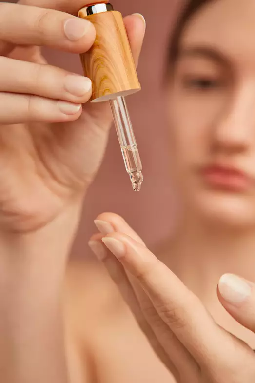 urutan skincare sebelum make up © 2024 freepik.com