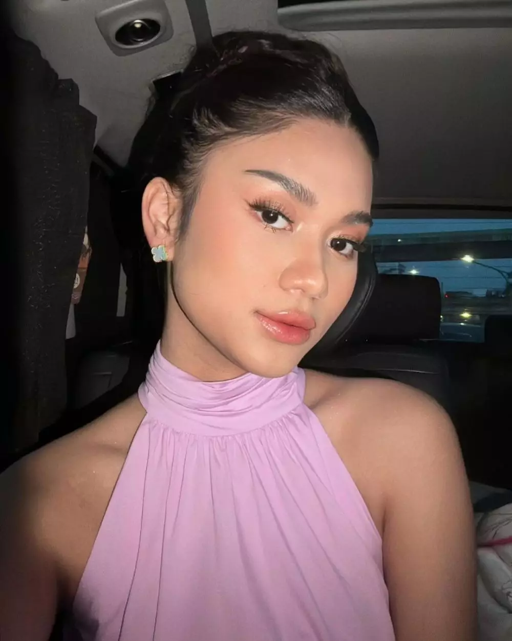 9 Potret Azizah Salsha dalam berbagai gaya makeup Berbagai sumber 9 Potret Azizah Salsha dalam berbagai gaya makeup Berbagai sumber